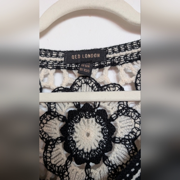 QED London Black and Cream Patterned Crochet Cardigan Size XS - Picture 5 of 5